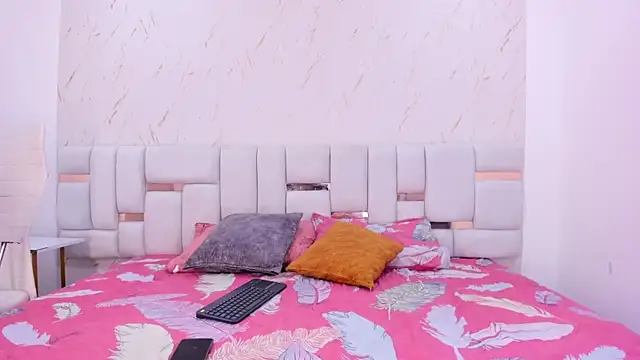 Snapshot of hermione_brown chatting on 02-20-26, 07:58 hermione brown online show from 02-20-26, 07:58