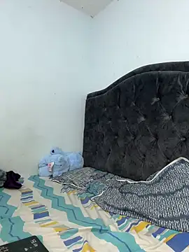 Snapshot of two_cam_latin chatting on 02-25-26, 04:33 two cam latin online show from 02-25-26, 04:33