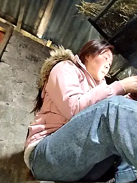 Yiyoongg online show from 03-18-26, 02:58