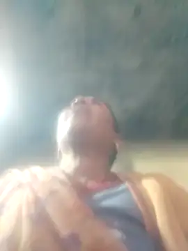 Snapshot of Loomaraj chatting on 02-18-26, 05:25 Loomaraj online show from 02-18-26, 05:25