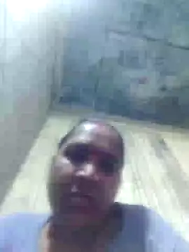 Snapshot of Loomaraj chatting on 02-21-26, 11:22 Loomaraj online show from 02-21-26, 11:22