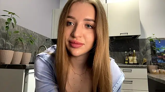 Snapshot of BeaCazin chatting on 02-09-26, 08:40 BeaCazin online show from 02-09-26, 08:40