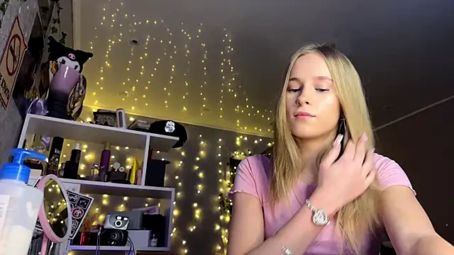 Snapshot of amily_sunray chatting on 02-12-26, 01:28 amily sunray online show from 02-12-26, 01:28