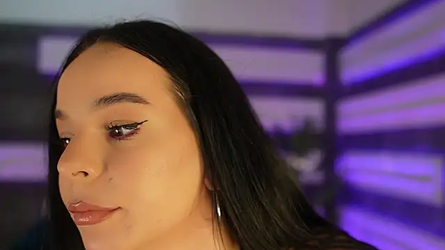 Snapshot of SkyMusee_ chatting on 02-19-26, 01:18 SkyMusee online show from 02-19-26, 01:18