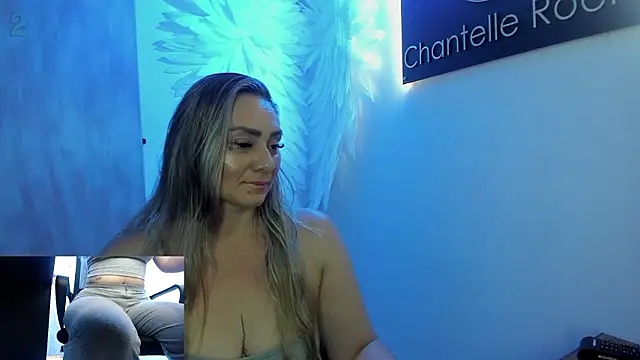 Snapshot of annie_vega17_ chatting on 02-19-26, 08:27 annie vega17 online show from 02-19-26, 08:27