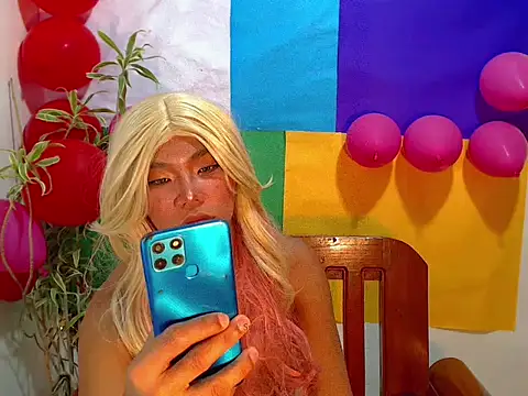 Snapshot of shopiaxox1 chatting on 02-19-26, 04:30 shopiaxox1 online show from 02-19-26, 04:30