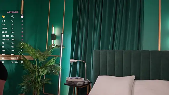 Snapshot of roxy_morrison_x chatting on 02-23-26, 05:43 roxy morrison x online show from 02-23-26, 05:43