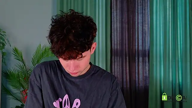 moon Gloww online show from 03-25-26, 01:33