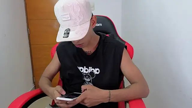 Niklausxxx online show from 02-09-26, 05:28