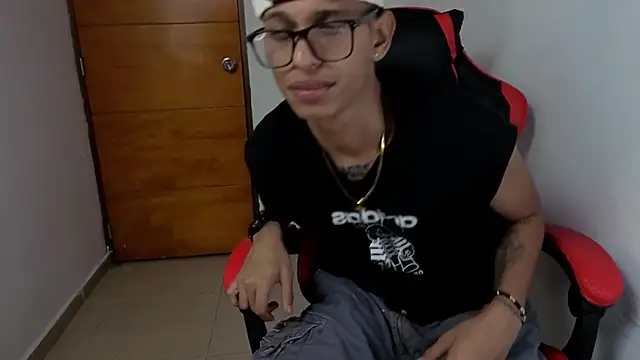 Niklausxxx online show from 03-03-26, 04:40