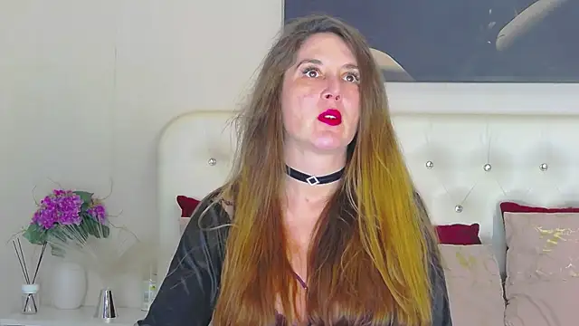 Snapshot of AzeliaHart chatting on 02-16-26, 12:07 AzeliaHart online show from 02-16-26, 12:07