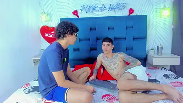 Snapshot of Adventurous_Boys chatting on 02-14-26, 06:26 Adventurous Boys online show from 02-14-26, 06:26