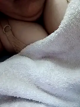 Snapshot of Simran_008 chatting on 04-04-26, 11:35 Simran 008 online show from 04-04-26, 11:35