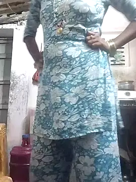 Snapshot of telugusailaja chatting on 02-10-26, 07:18 telugusailaja online show from 02-10-26, 07:18