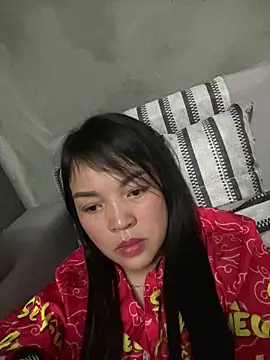 Snapshot of Strawberry-wet chatting on 02-21-26, 12:33 Strawberry-wet online show from 02-21-26, 12:33