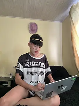Snapshot of max_femboy chatting on 03-28-26, 08:30 max femboy online show from 03-28-26, 08:30