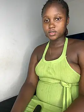 Snapshot of shyNia chatting on 02-18-26, 03:52 shyNia online show from 02-18-26, 03:52