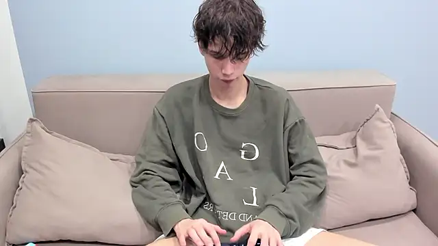 Snapshot of Ur_NextDoor_Boy chatting on 02-16-26, 07:54 Ur NextDoor Boy online show from 02-16-26, 07:54