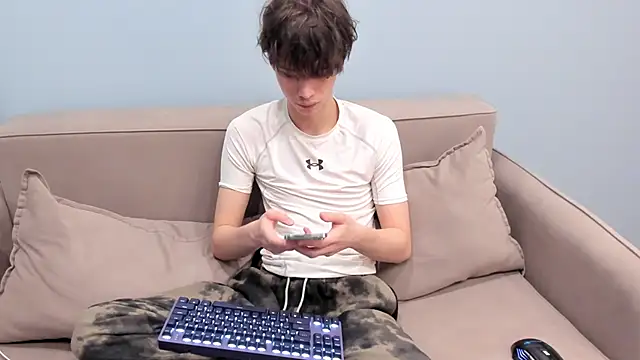 Snapshot of Ur_NextDoor_Boy chatting on 02-26-26, 05:17 Ur NextDoor Boy online show from 02-26-26, 05:17