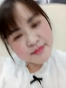 Snapshot of Kee-kimlee chatting on 02-20-26, 12:49 Kee-kimlee online show from 02-20-26, 12:49