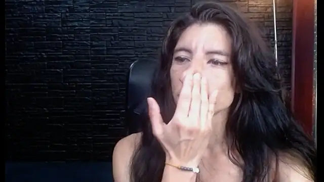 BrendaaCruz online show from 02-11-26, 12:54