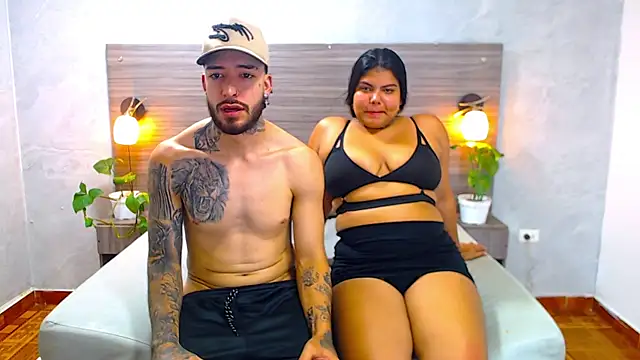 Snapshot of Paulina_And_Tayron chatting on 02-12-26, 07:20 Paulina And Tayron online show from 02-12-26, 07:20