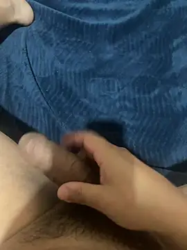 Snapshot of tardecaliente chatting on 02-13-26, 08:27 tardecaliente online show from 02-13-26, 08:27