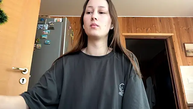 VickieKush online show from 02-12-26, 06:08