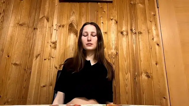 VickieKush online show from 03-06-26, 03:08