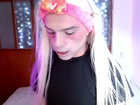 Snapshot of DanniHotBoy02 chatting on 02-21-26, 07:15 DanniHotBoy02 online show from 02-21-26, 07:15