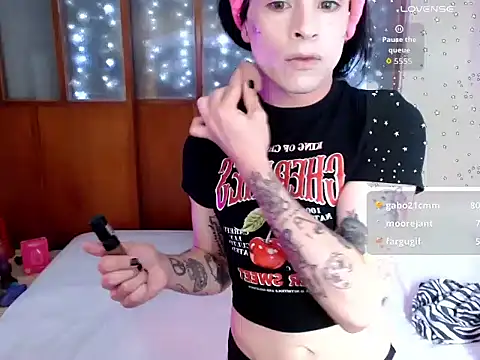 Snapshot of DanniHotBoy02 chatting on 02-24-26, 04:16 DanniHotBoy02 online show from 02-24-26, 04:16