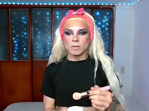 Snapshot of DanniHotBoy02 chatting on 02-26-26, 08:30 DanniHotBoy02 online show from 02-26-26, 08:30