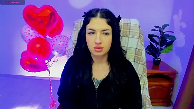 Snapshot of milanasky5 chatting on 02-12-26, 02:12 milanasky5 online show from 02-12-26, 02:12