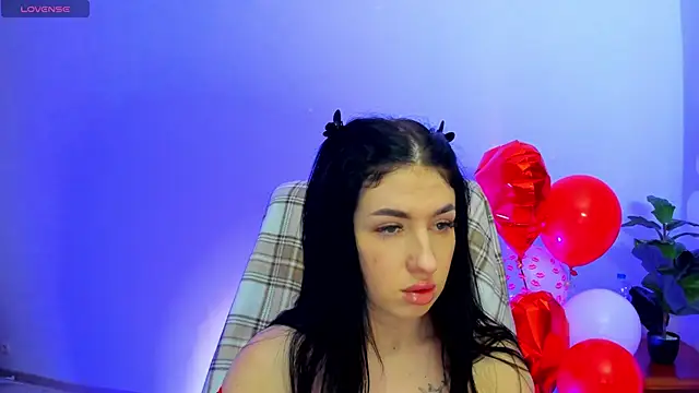 Snapshot of milanasky5 chatting on 02-21-26, 01:23 milanasky5 online show from 02-21-26, 01:23