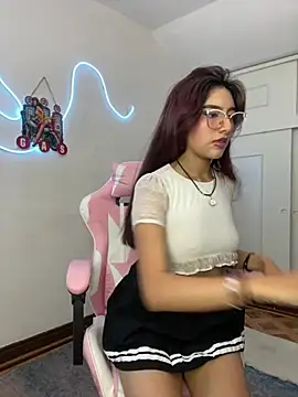 Snapshot of VelariaSoft chatting on 02-11-26, 02:33 VelariaSoft online show from 02-11-26, 02:33