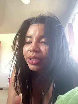 Snapshot of Lucy_strong1 chatting on 03-01-26, 08:33 Lucy strong1 online show from 03-01-26, 08:33