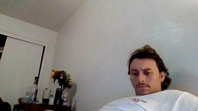 Snapshot of Tallhungandcloudy chatting on 02-18-26, 07:48 Tallhungandcloudy online show from 02-18-26, 07:48