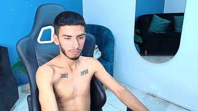 Snapshot of Noah-JONES chatting on 03-04-26, 03:56 Noah-JONES online show from 03-04-26, 03:56