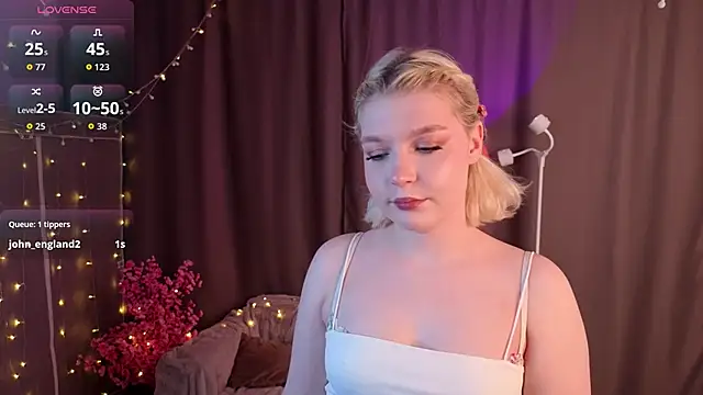 Snapshot of TobiteAnnie chatting on 03-01-26, 03:47 TobiteAnnie online show from 03-01-26, 03:47