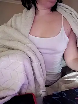 Snapshot of HornyCumBitch chatting on 02-25-26, 04:33 HornyCumBitch online show from 02-25-26, 04:33