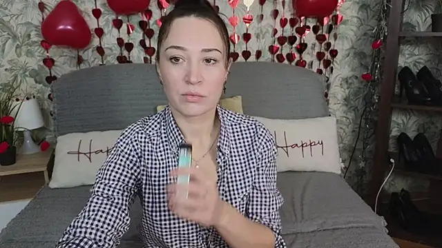 Snapshot of Vivimoonx chatting on 02-18-26, 06:31 Vivimoonx online show from 02-18-26, 06:31