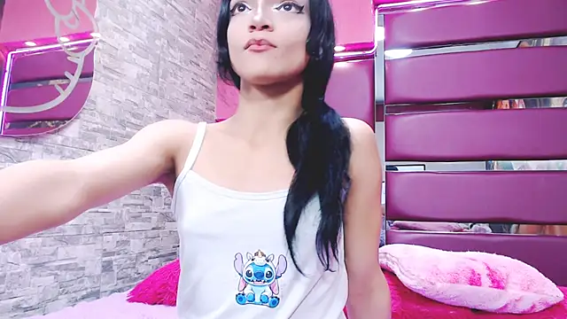 Snapshot of Maddy_cute18 chatting on 02-18-26, 01:18 Maddy cute18 online show from 02-18-26, 01:18