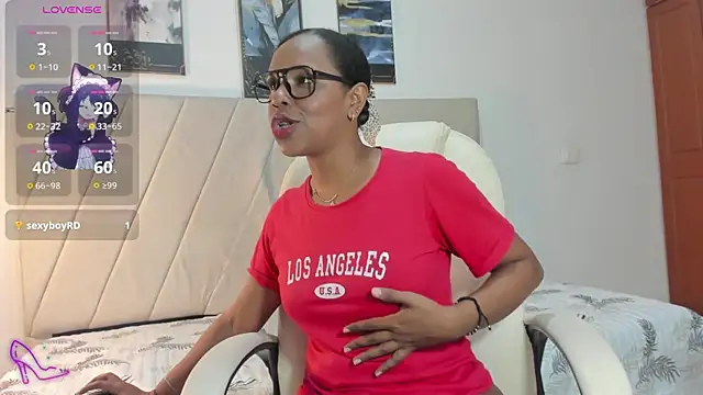 Snapshot of samaraa_smith1 chatting on 04-13-26, 12:21 samaraa smith1 online show from 04-13-26, 12:21