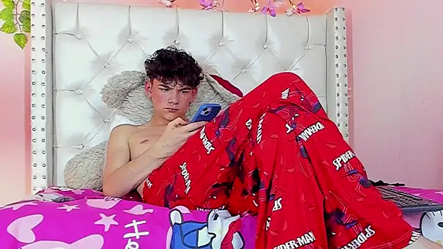 Snapshot of Philippsx chatting on 02-12-26, 09:37 Philippsx online show from 02-12-26, 09:37