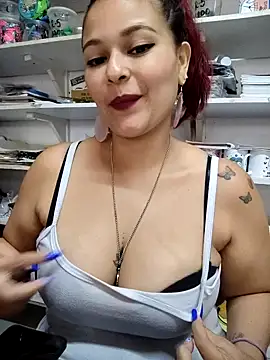 haffsa   online show from 04-16-26, 02:51