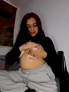 Snapshot of Lucy_allen1 chatting on 02-14-26, 02:30 Lucy allen1 online show from 02-14-26, 02:30