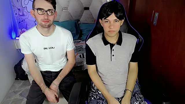 Snapshot of Top_and_bottom chatting on 02-17-26, 08:26 Top and bottom online show from 02-17-26, 08:26