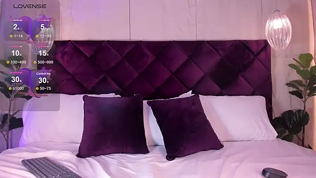 Snapshot of KittyLyne_ chatting on 02-27-26, 11:54 KittyLyne online show from 02-27-26, 11:54