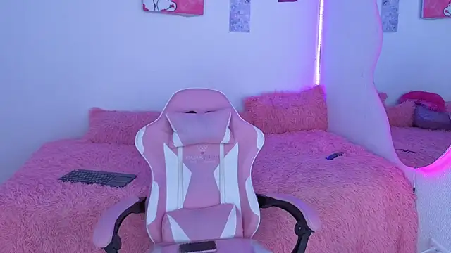 Snapshot of hime_ko1 chatting on 02-23-26, 02:25 hime ko1 online show from 02-23-26, 02:25