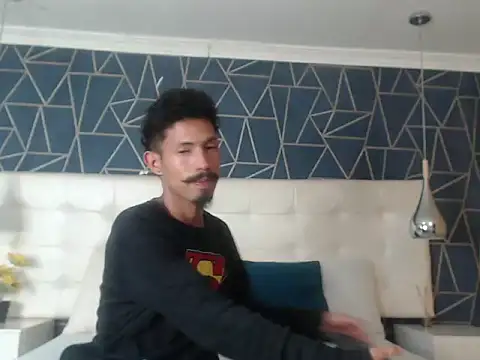 Snapshot of NoaahTylor chatting on 02-14-26, 06:37 NoaahTylor online show from 02-14-26, 06:37